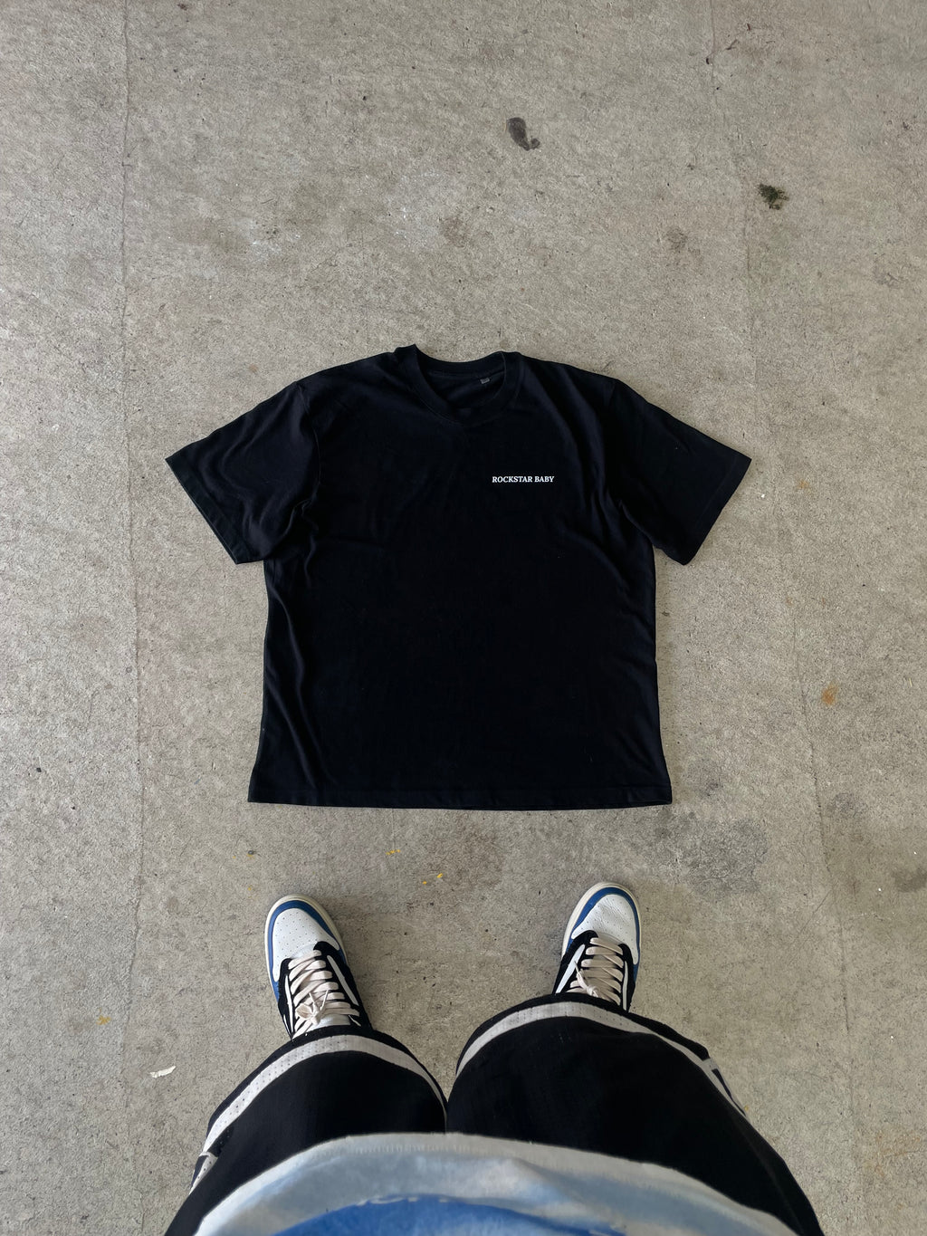 Signature Oversized T-shirt - BLACK