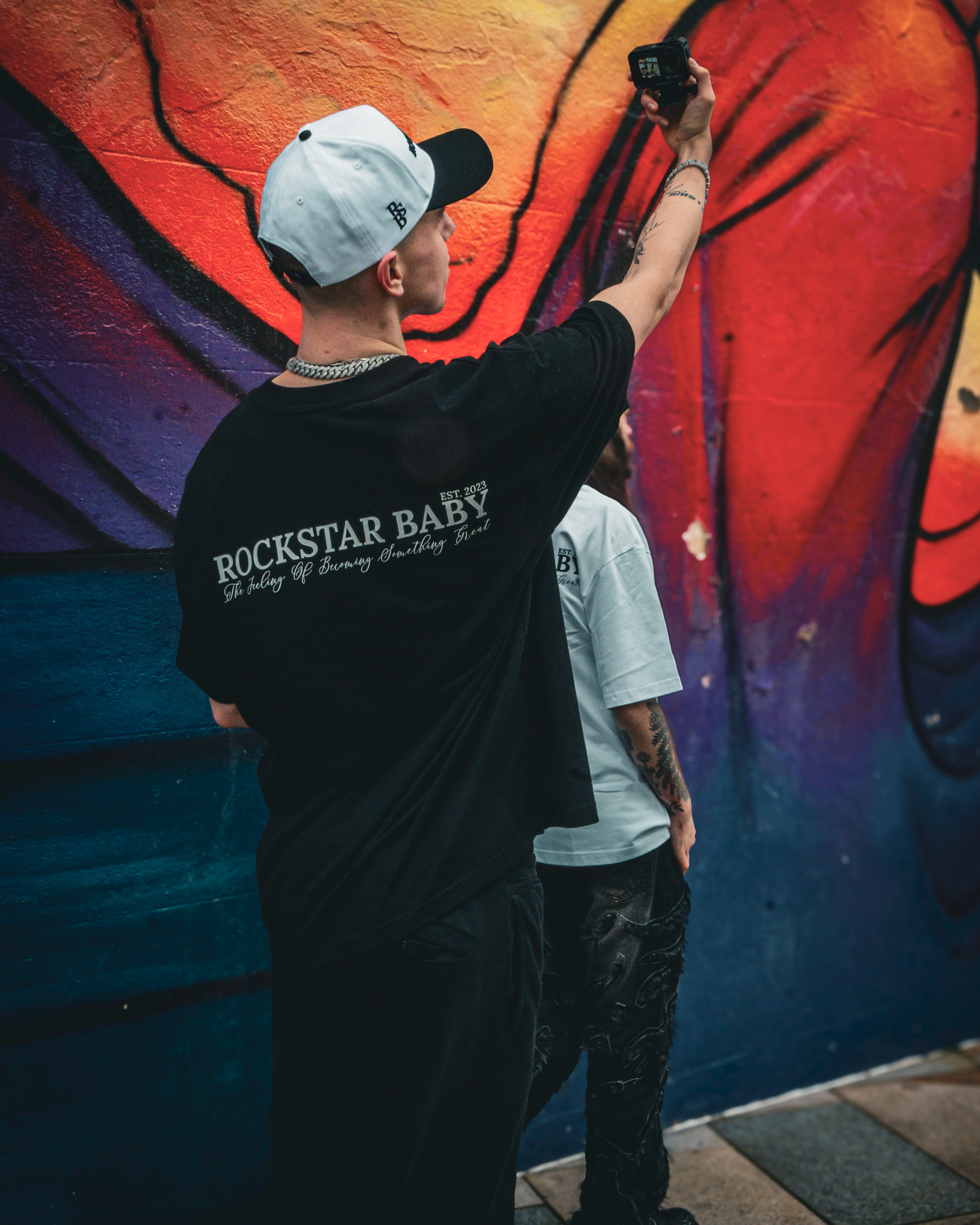 Signature Oversized T-shirt - BLACK